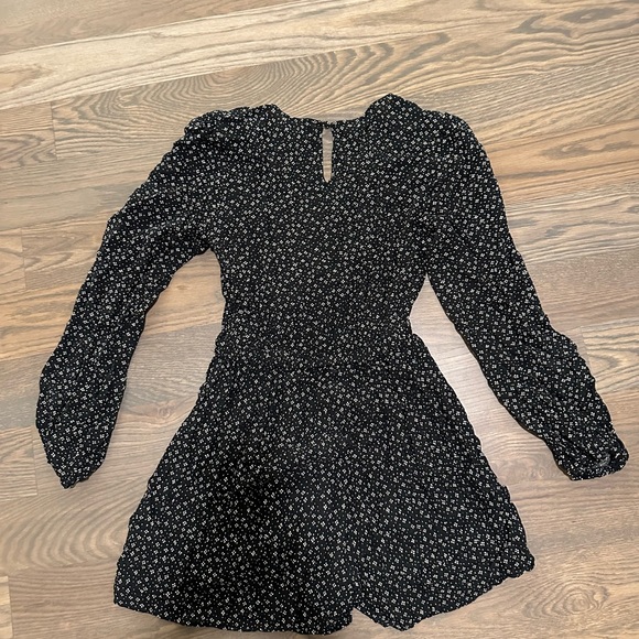 Urban outfitters black pattern romper sz M - Picture 3 of 4